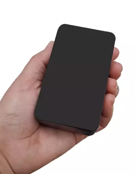 Traceur GPS 4G étanche  avec micro intégré- autonomie 100 joures