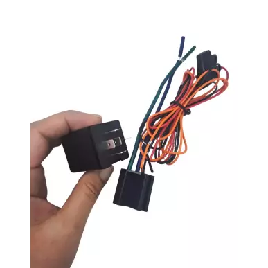 Car GPS tracker with engine cut-off and movement alert