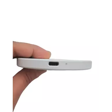 Chargeur à induction avec micro espion GSM caché écoute en temps réel
