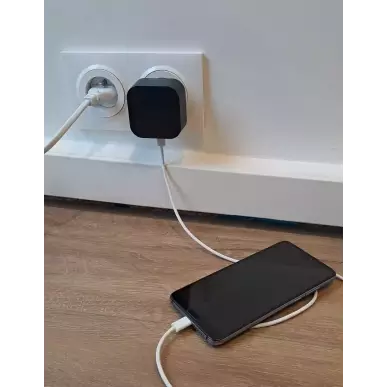 Ladegerät mit Full HD 1080P WIFI-Spionagekamera - 140° Sicht