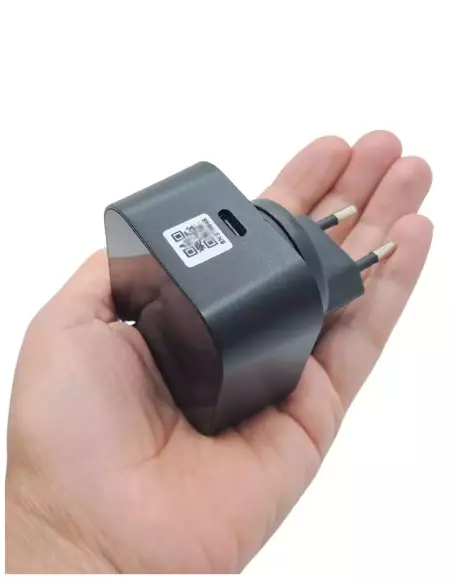 Charger with Full HD 1080P WIFI spy camera - 140° vision