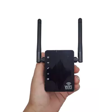 Full HD WIFI surveillance camera in a WIFI repeater